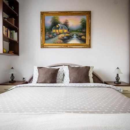 Crystal Apartment 수보티차 외부 사진