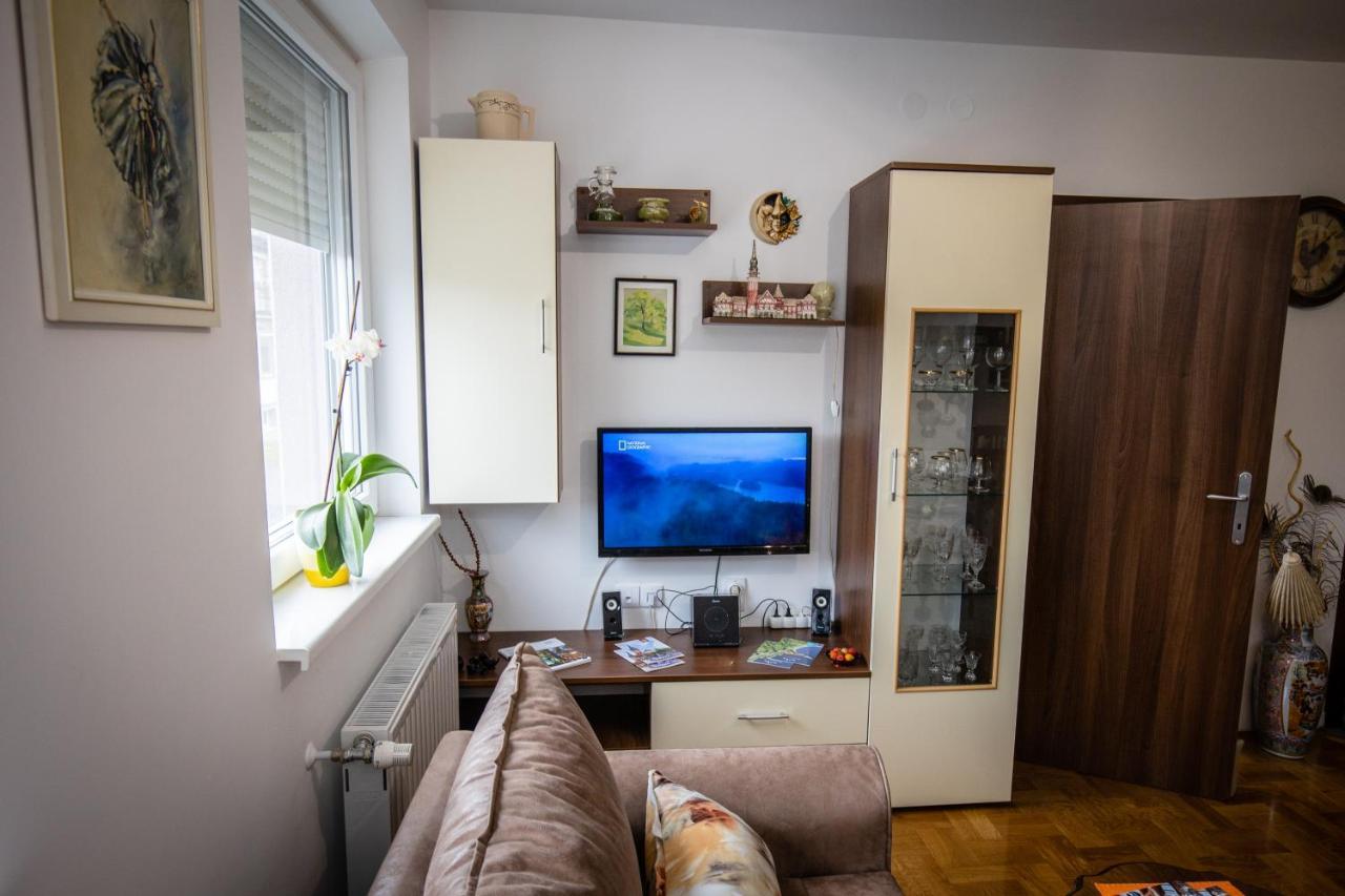 Crystal Apartment 수보티차 외부 사진
