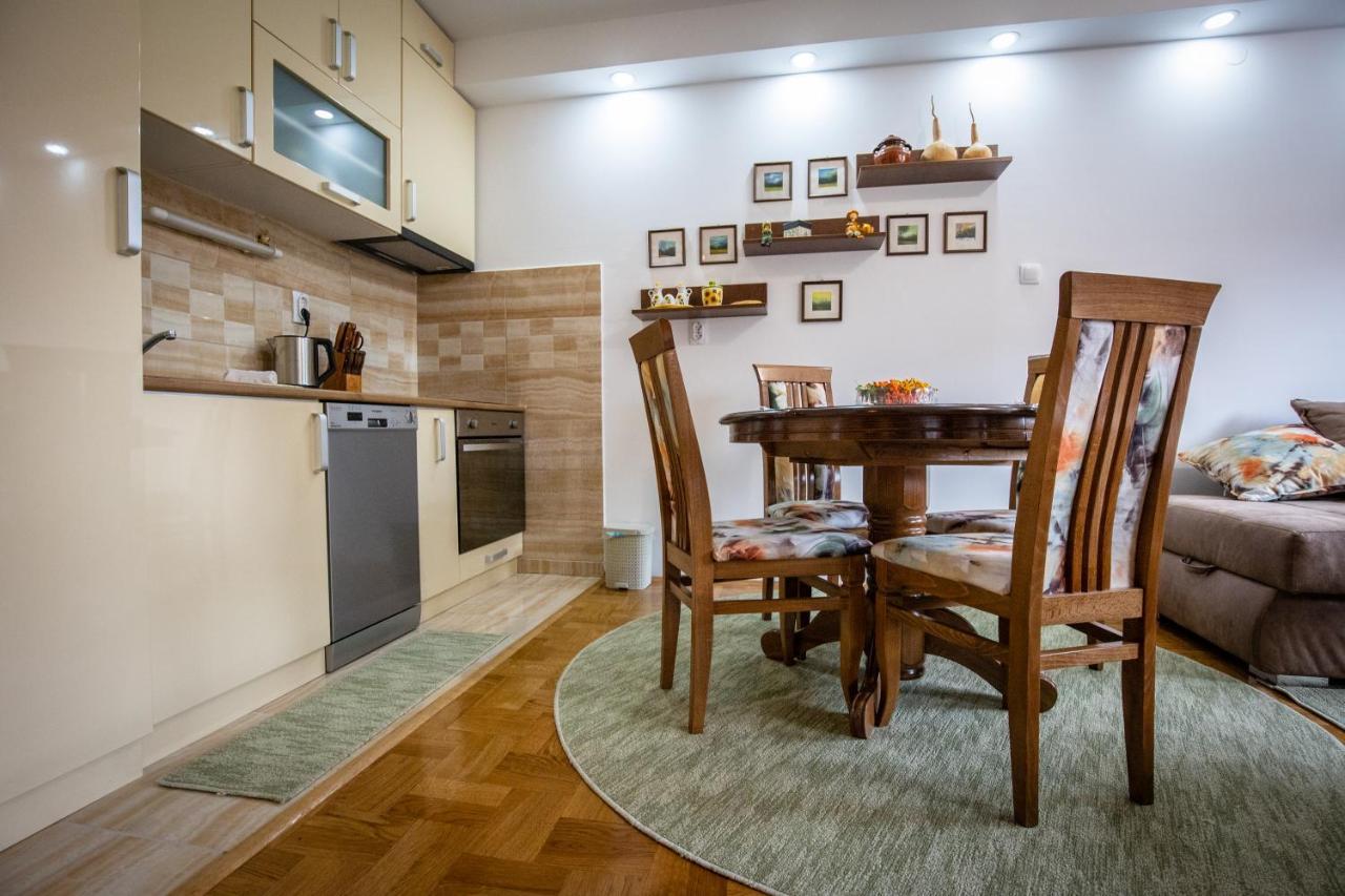 Crystal Apartment 수보티차 외부 사진