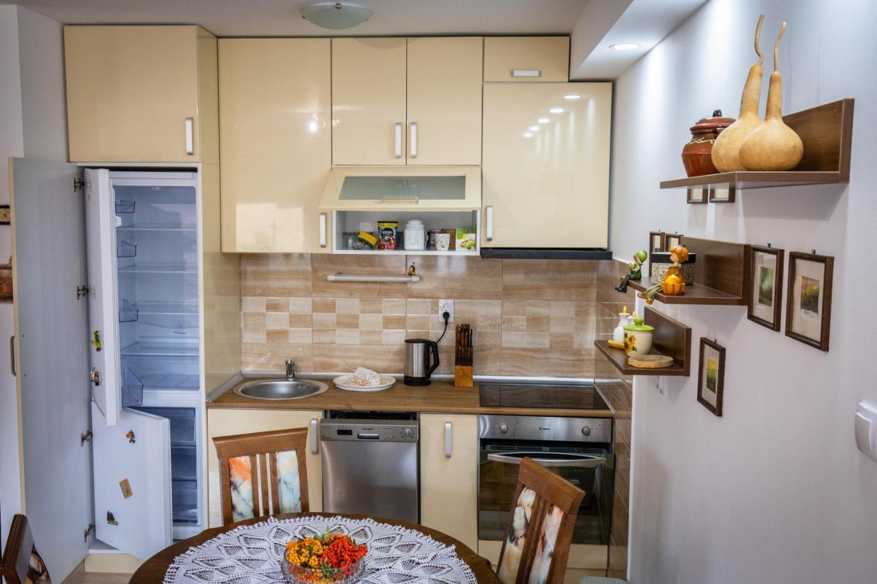 Crystal Apartment 수보티차 외부 사진