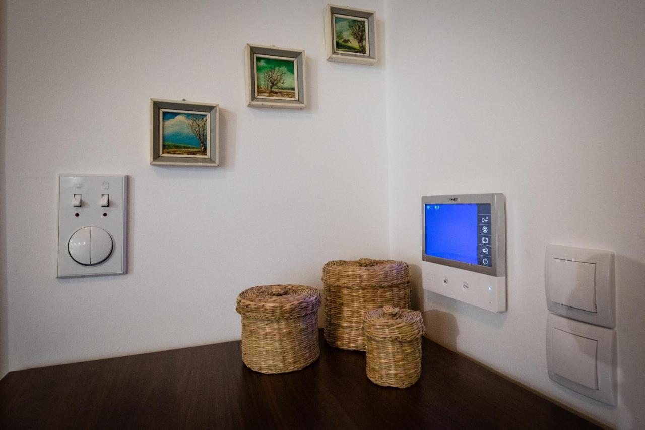 Crystal Apartment 수보티차 외부 사진